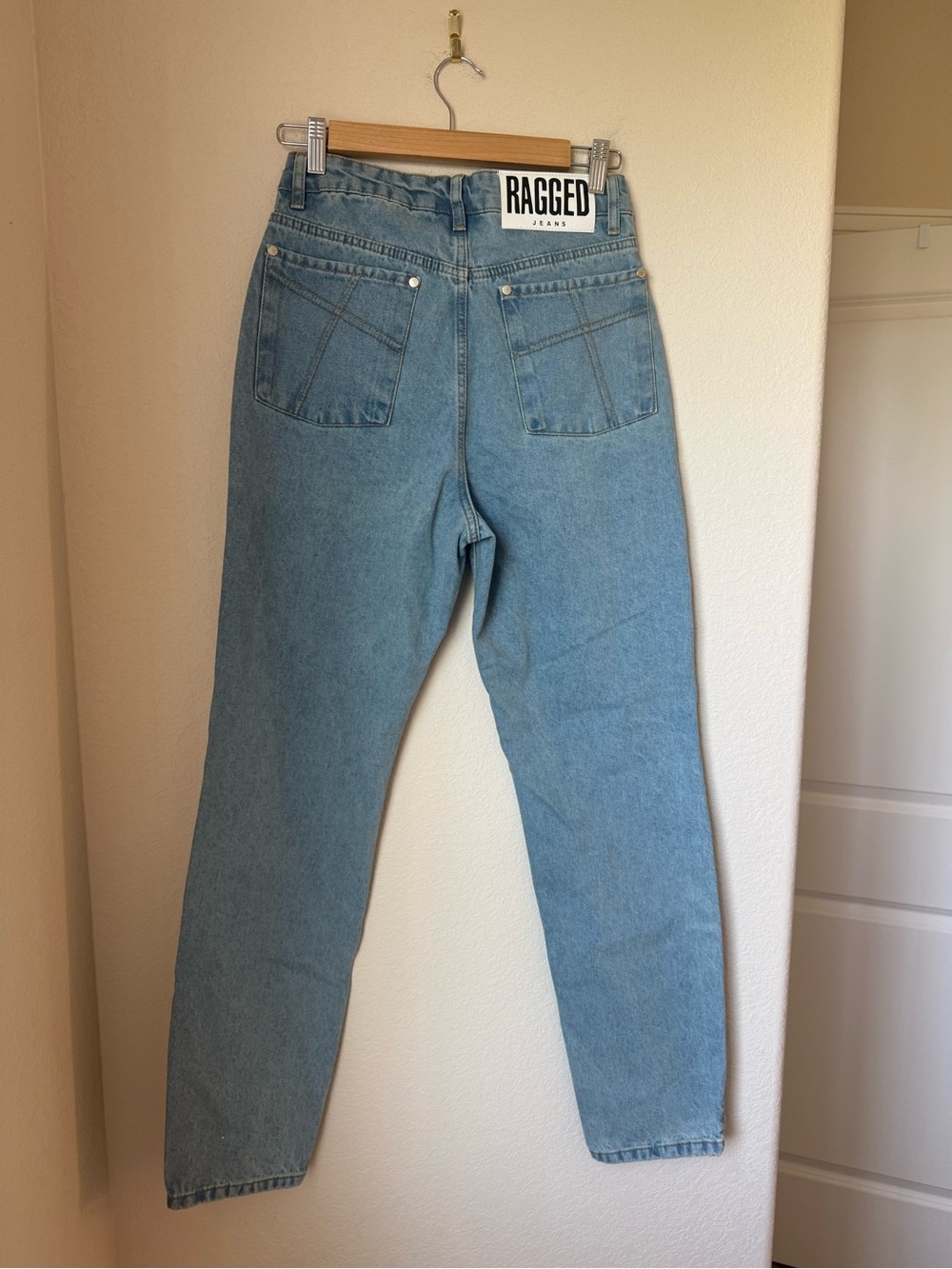 The Ragged Priest Cougar Mom Jeans Size 6 BNWT - Picture 2 of 4